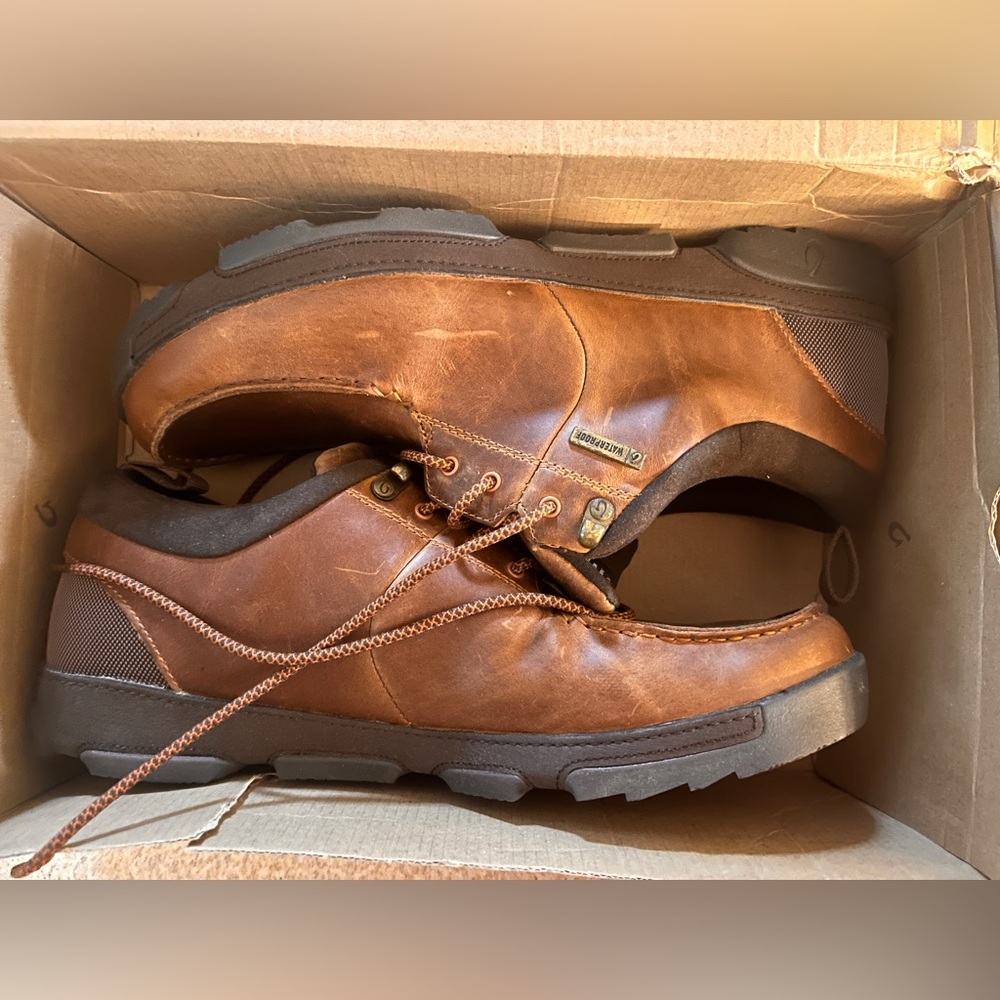 Men’s Olukai shoes size 11.5 NIB